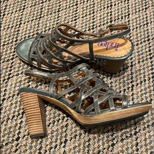 Indigo by Clark’s Pewter Heel